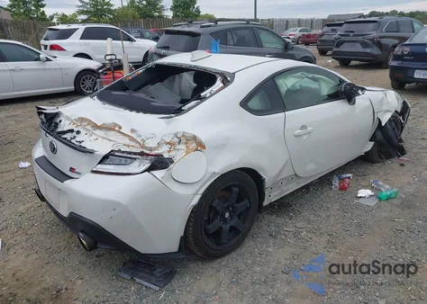 2023 Toyota Gr 86 Premium z USA, uszkodzony, nr VIN JF1ZNBE14P9750745